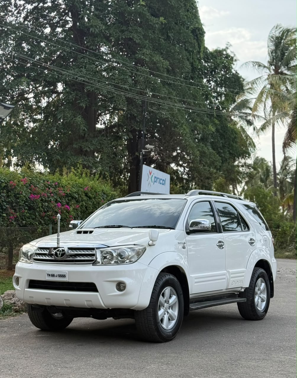 Toyota Fortuner - Image 8
